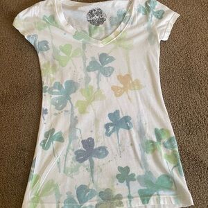 Women's V-Neck Clover Print Tee